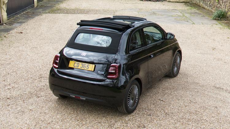 FIAT 500 ELECTRIC CABRIO 87kW Icon 42kWh 2dr Auto